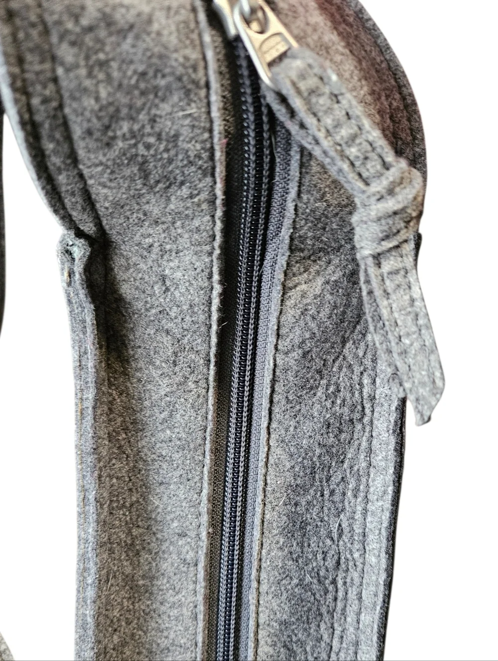 Ogio Brooklyn Gray Felt Crossbody Tablet Bag - Picture 5 of 11